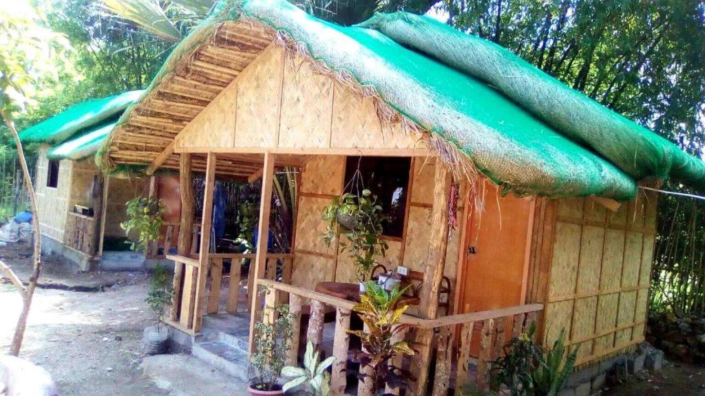 Traditional Filipino Transient House And Huts Near 100 Islands Wharf อลามินอส ภายนอก รูปภาพ