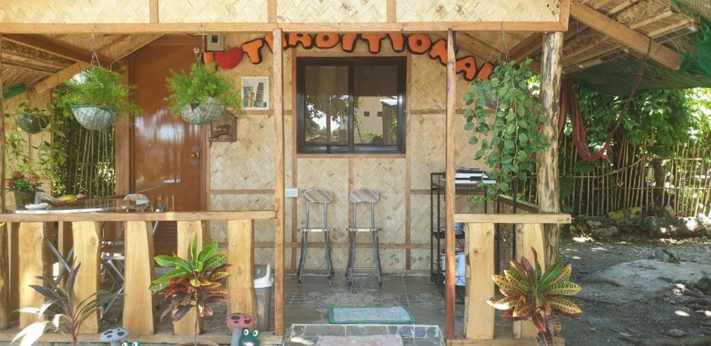 Traditional Filipino Transient House And Huts Near 100 Islands Wharf อลามินอส ภายนอก รูปภาพ